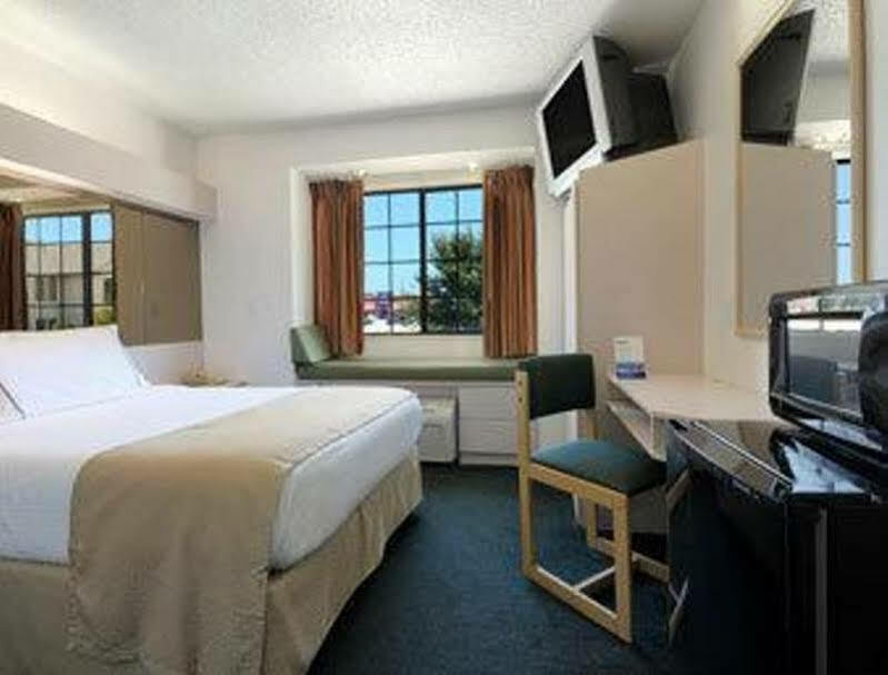 Travelodge By Wyndham Arlington/Dallas Area Luaran gambar
